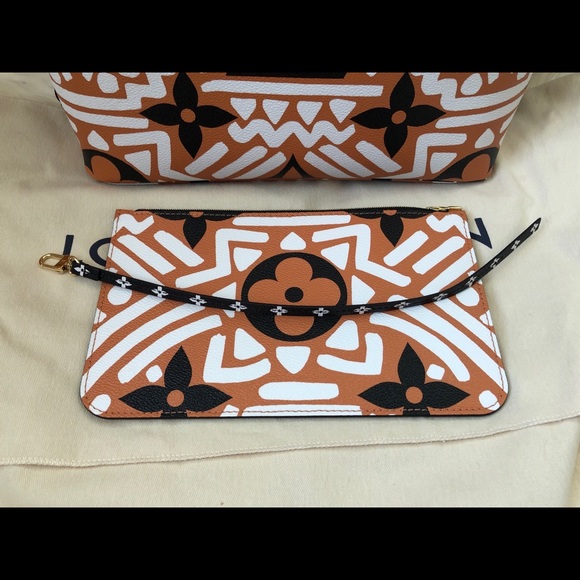 Louis Vuitton Handbags - Louis Vuitton Crafty Neverfull MM Pouch Caramel